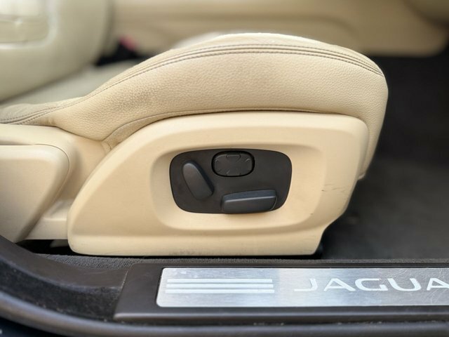 Jaguar XF   #28