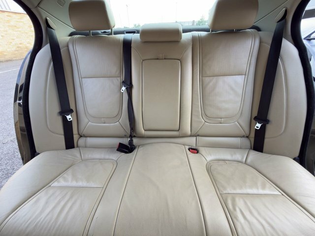 Jaguar XF   #17