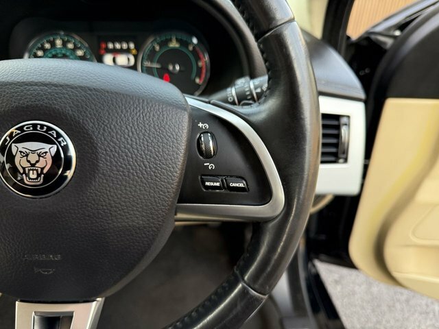 Jaguar XF   #33