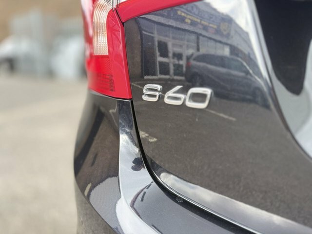 Volvo S60 D3 136 R Design Red #60