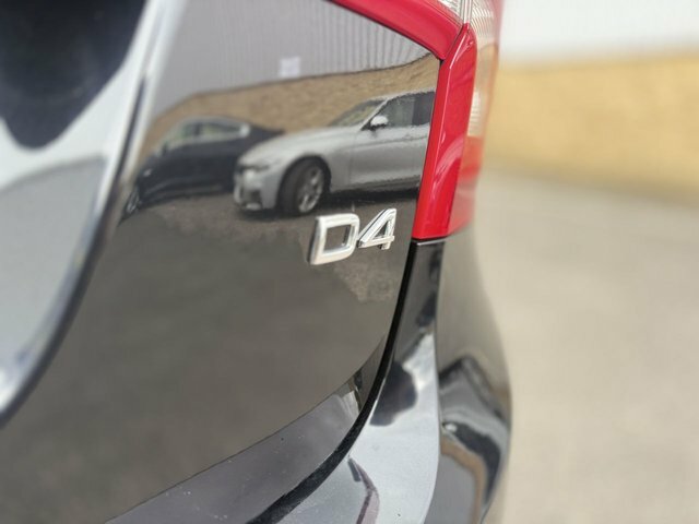 Volvo S60 D3 136 R Design Red #59