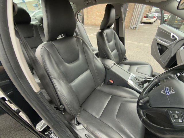 Volvo S60 D3 136 R Design Red #14