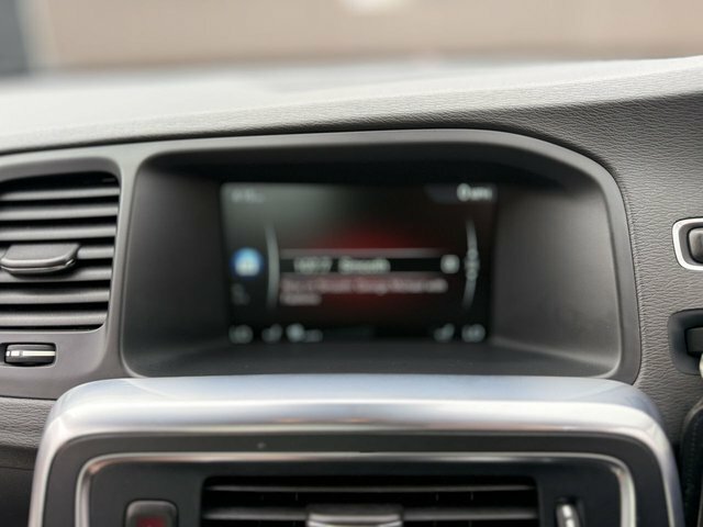 Volvo S60 D3 136 R Design Red #39