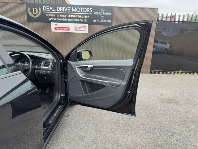 Volvo S60 D3 136 R Design Red #9