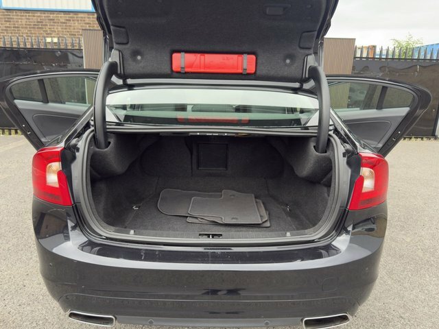 Volvo S60 D3 136 R Design Red #13