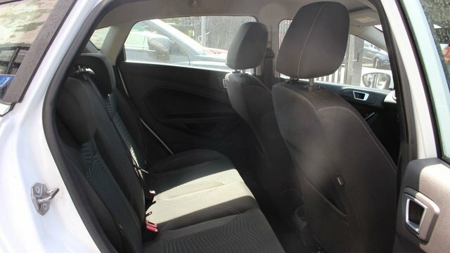 Ford Fiesta Ecoboost Zetec Hatchback White #5