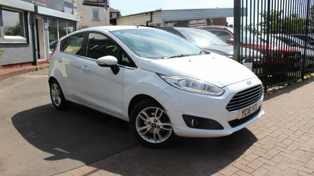 Ford Fiesta Ecoboost Zetec Hatchback White