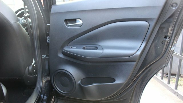 Nissan Juke N-connecta Suv Black #5