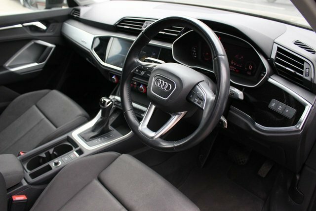 Audi Q3 Tfsi Cod 35 Sport Black #2