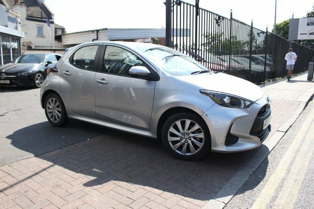 Toyota Yaris Vvt-h Icon Hatchback Silver