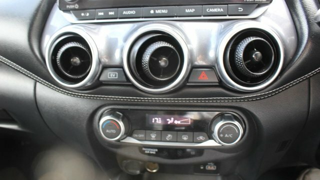 Nissan Juke N-connecta Suv Grey #5