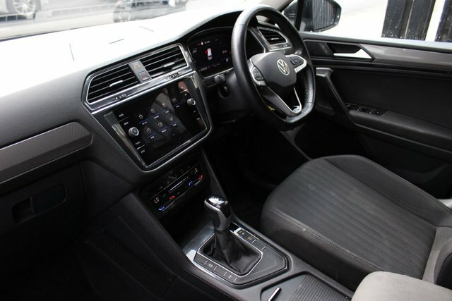 Volkswagen Tiguan Allspace Tsi Life Suv Black #3