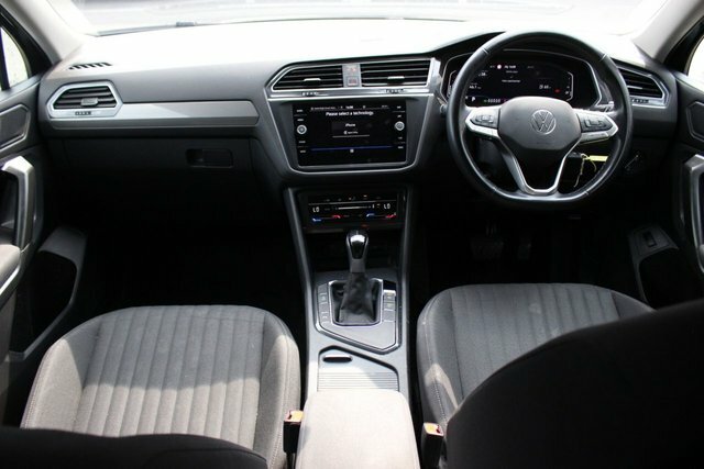 Volkswagen Tiguan Allspace Tsi Life Suv Black #2