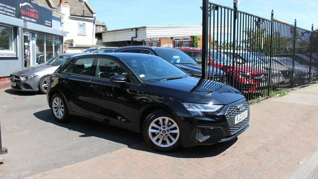 Audi A3 Tfsi 30 Technik Sportback Black #2