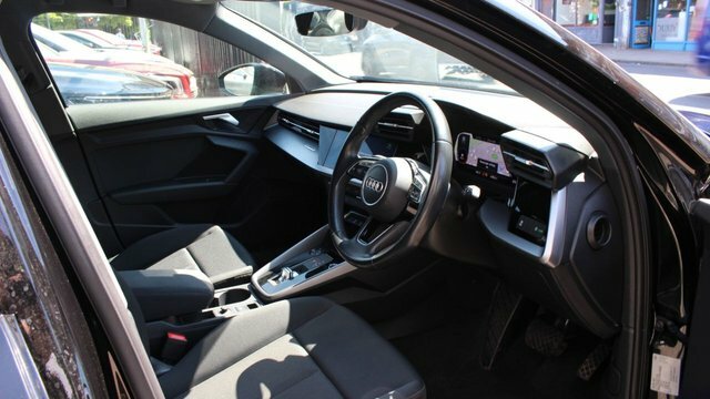 Audi A3 Tfsi 30 Technik Sportback Black #4
