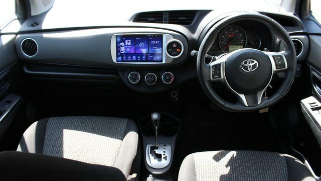 Toyota Yaris Hatchback White #9