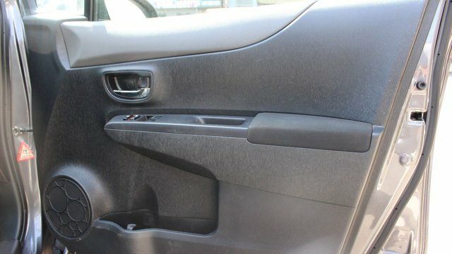 Toyota Yaris Dual Vvt-i Tr Hatchback Grey #2