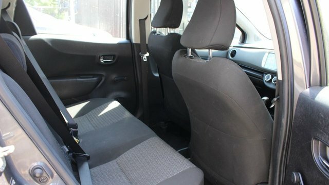 Toyota Yaris Hatchback White #8