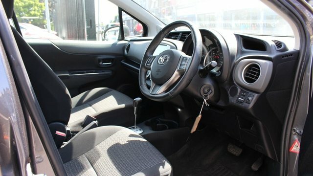 Toyota Yaris Dual Vvt-i Tr Hatchback Grey #3