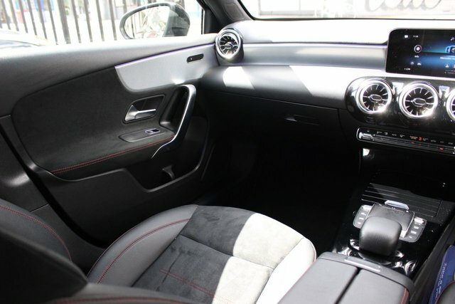 Mercedes-Benz A Class A180 Amg Line Premium Black #4