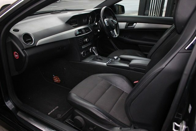 Mercedes-Benz C Class 2.1 C200 Cdi Blueefficiency Executive Se 135 Bh Black #29