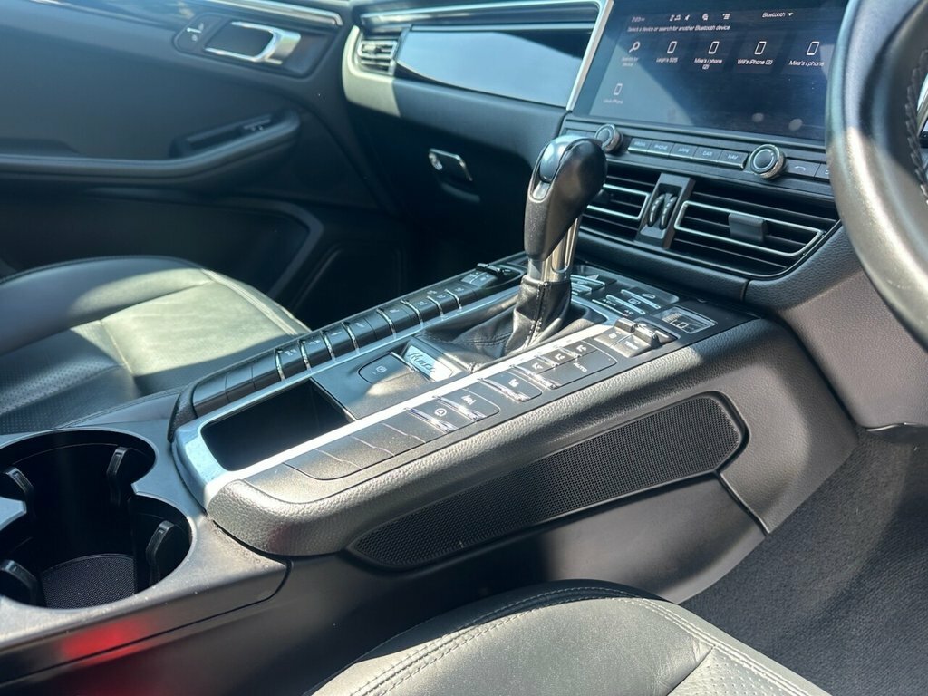 Porsche Macan Pdk Red #20