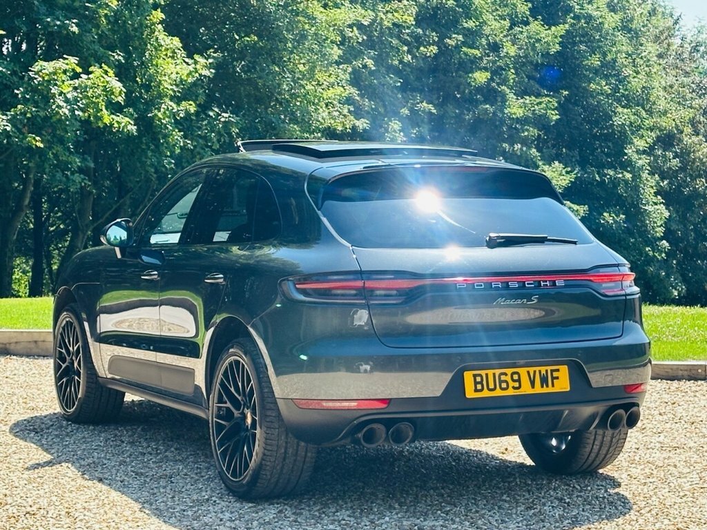Porsche Macan Pdk Red #26