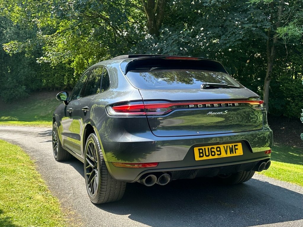 Porsche Macan Pdk Red #29