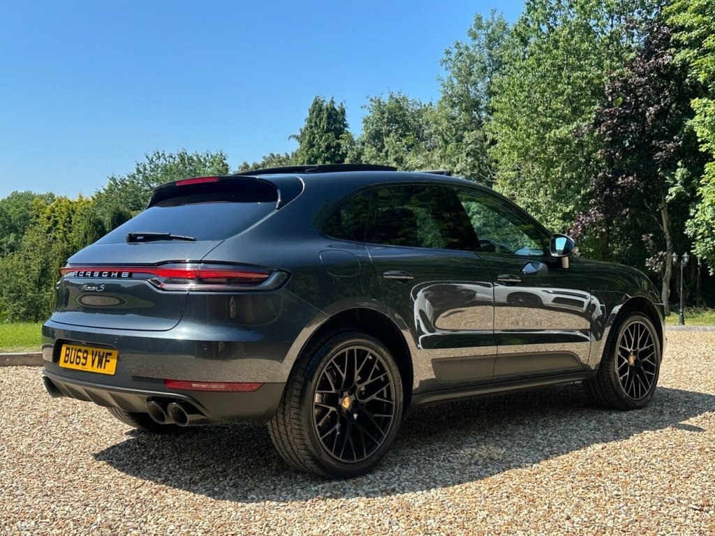 Porsche Macan Pdk Red #9