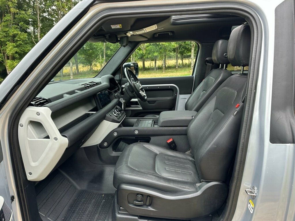 Land Rover Defender 90 3L X-dynamic Se AO21SKK Silver #2
