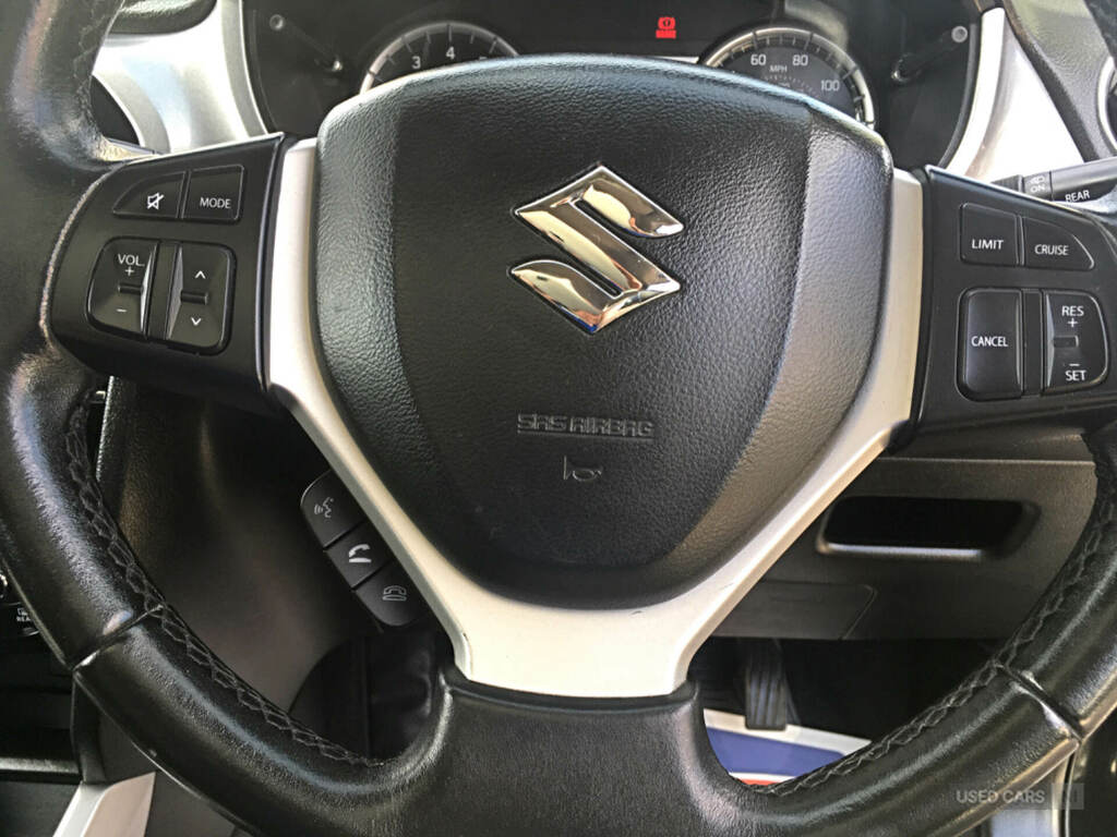 Suzuki Vitara Suv White #23