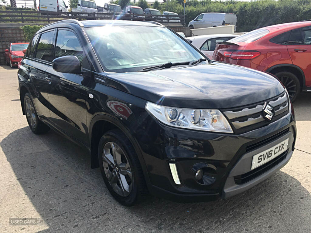 Suzuki Vitara Suv White #9