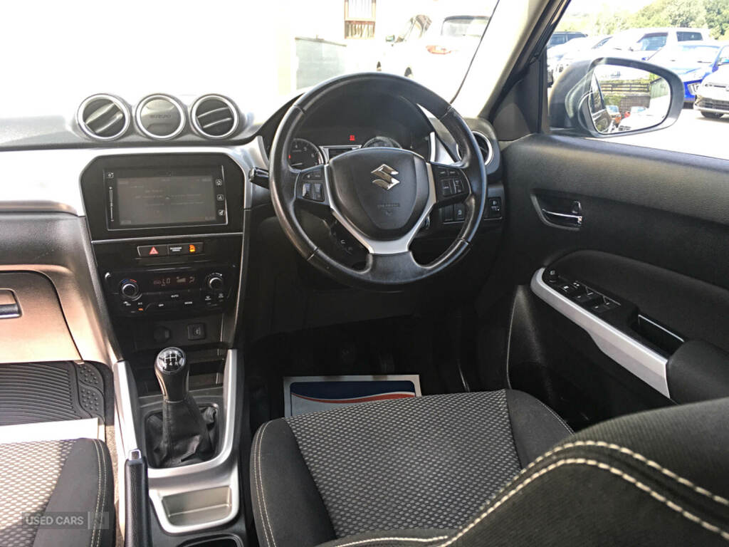 Suzuki Vitara Suv White #16