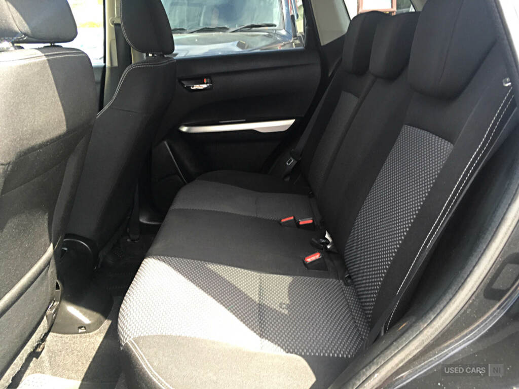 Suzuki Vitara Suv White #12