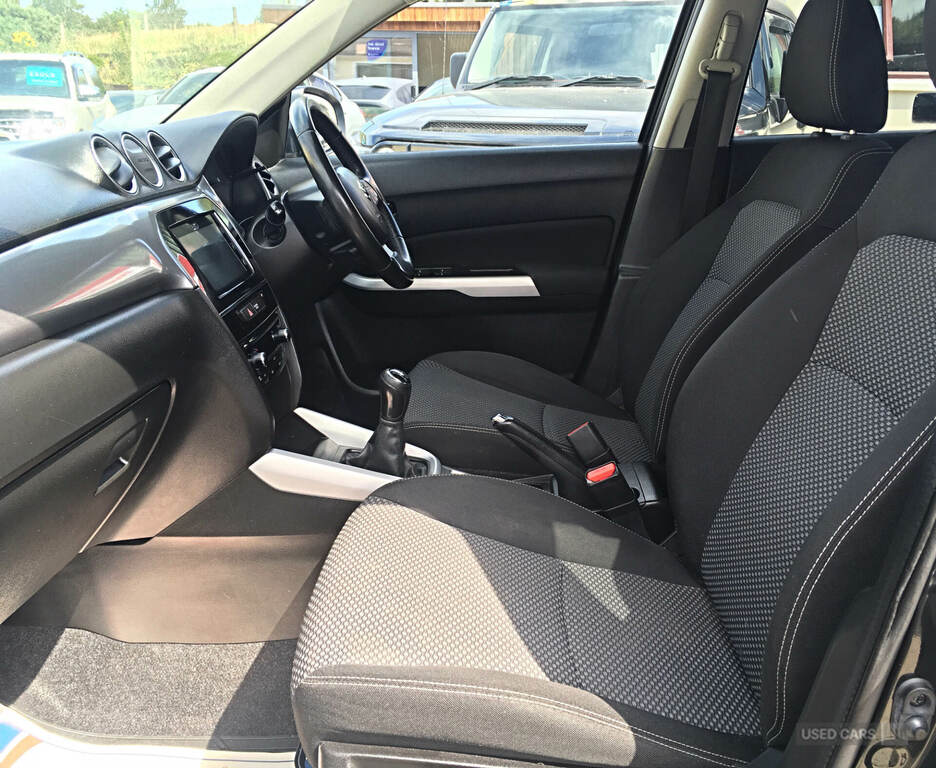 Suzuki Vitara Suv White #13