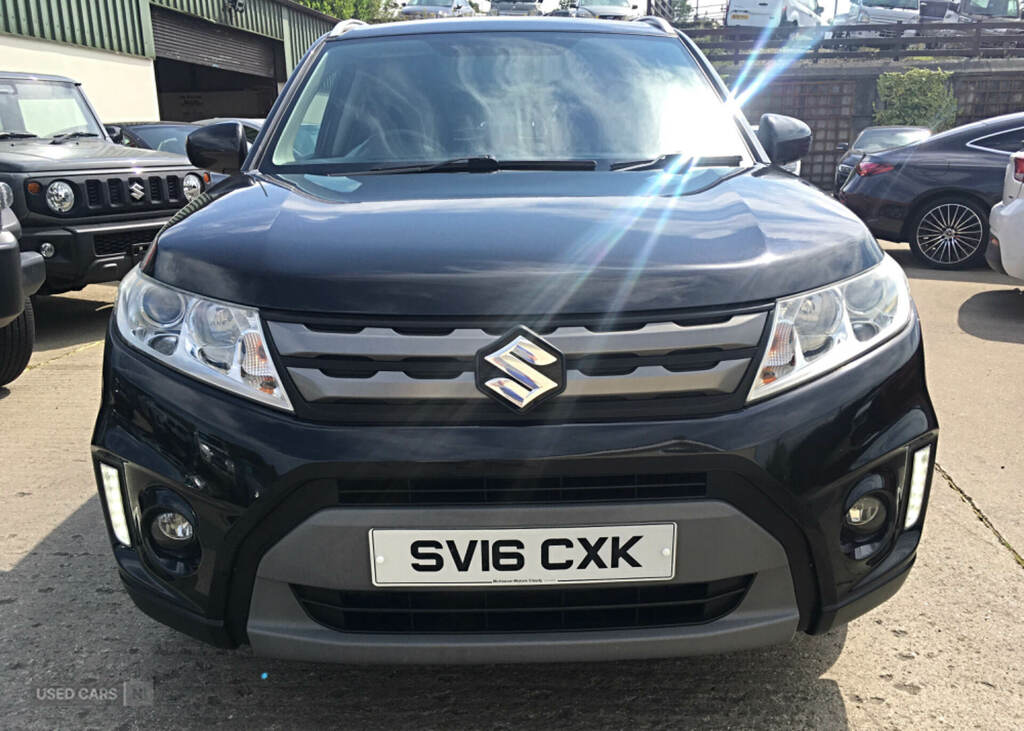 Suzuki Vitara Suv White #10