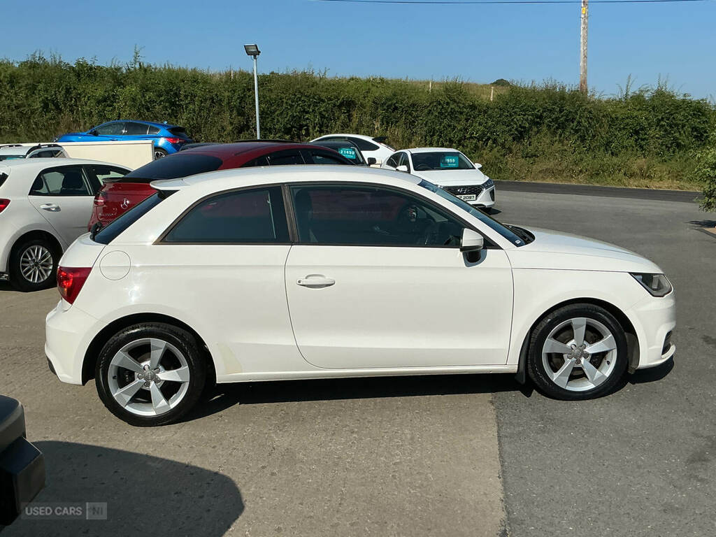 Audi A1 1.6 Tdi Sport YA65CGU White #6