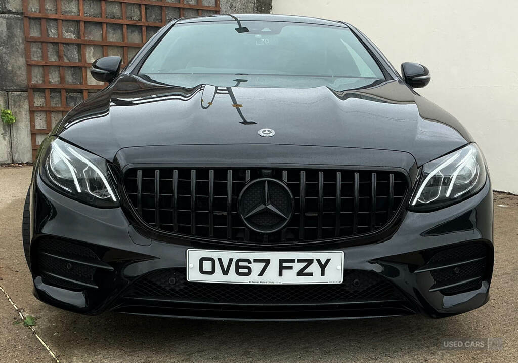 Mercedes-Benz E Class E300 Amg Line Premium 9G-tronic Black