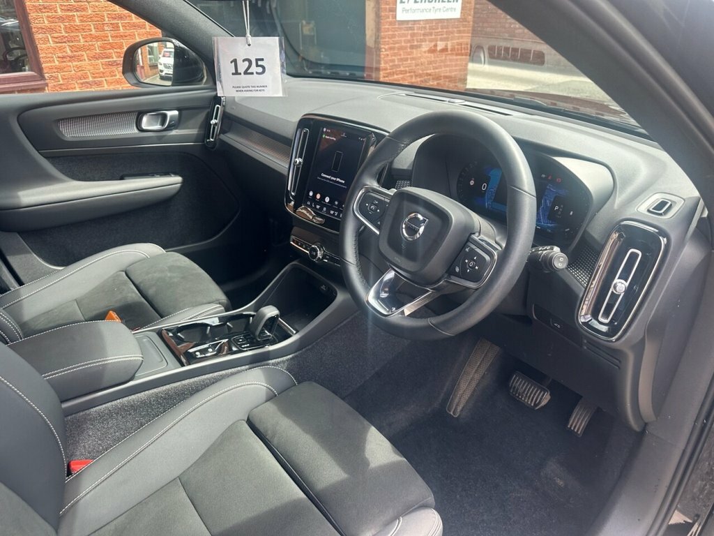 Volvo XC40 2L Plus Dark AP72HTF Black #4
