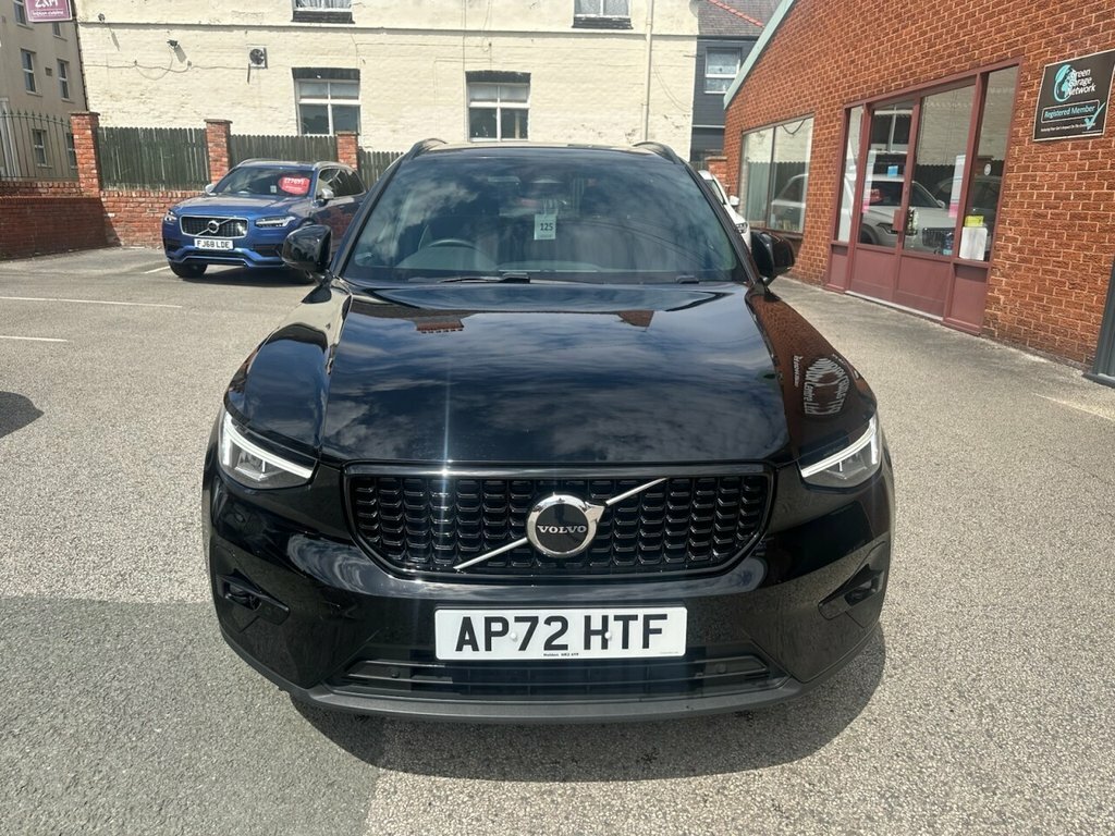Volvo XC40 2L Plus Dark AP72HTF Black #3