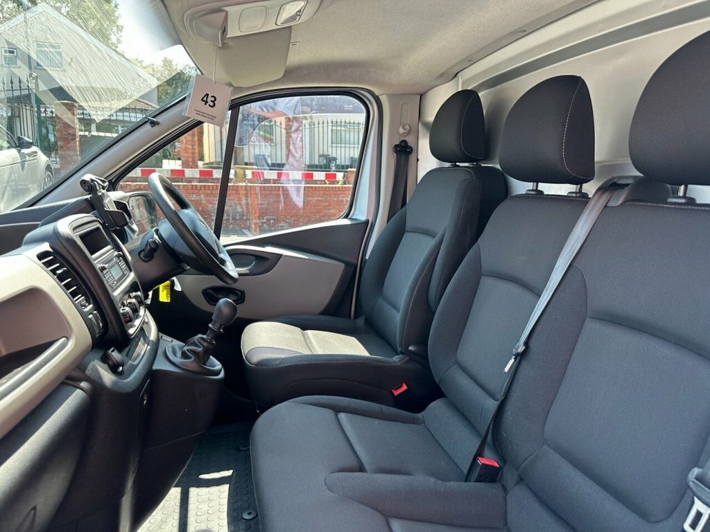 Renault Trafic 1.6 Dci 27 Business Swb Standard Roof Euro 5 White #9