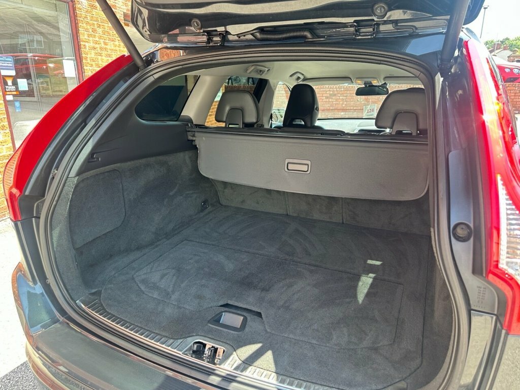 Volvo XC60 2.4 D4 Se Lux Awd Black 1 Owner Full Black #26