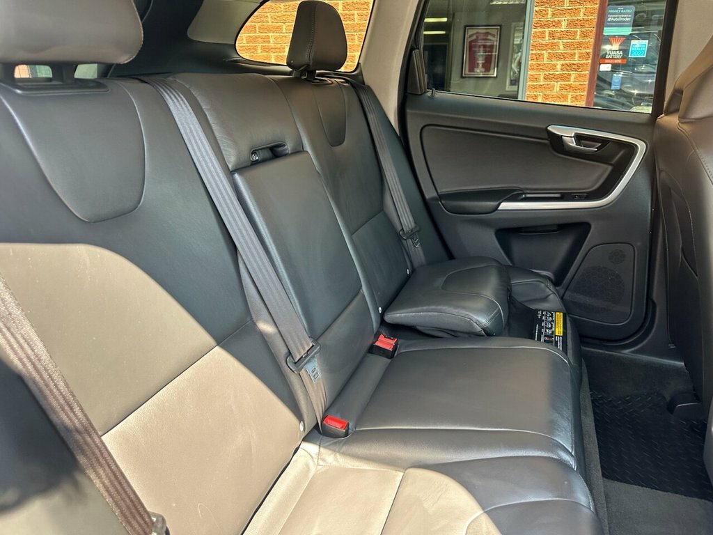 Volvo XC60 2.4 D4 Se Lux Awd Black 1 Owner Full Black #19