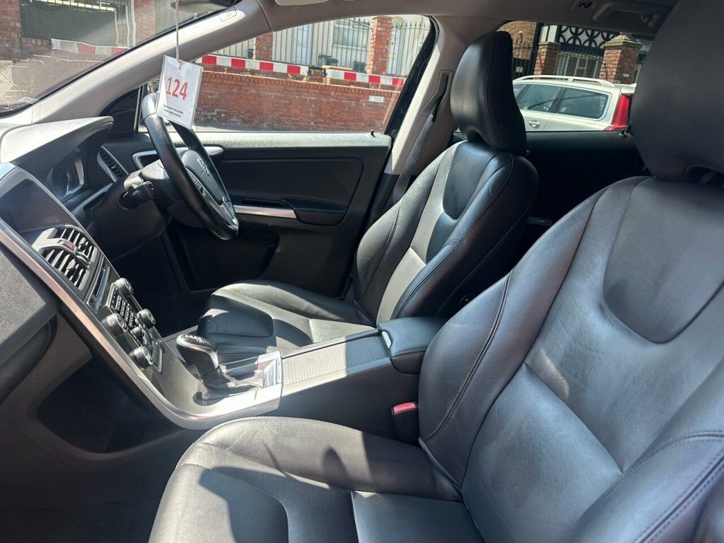 Volvo XC60 2.4 D4 Se Lux Awd Black 1 Owner Full Black #4