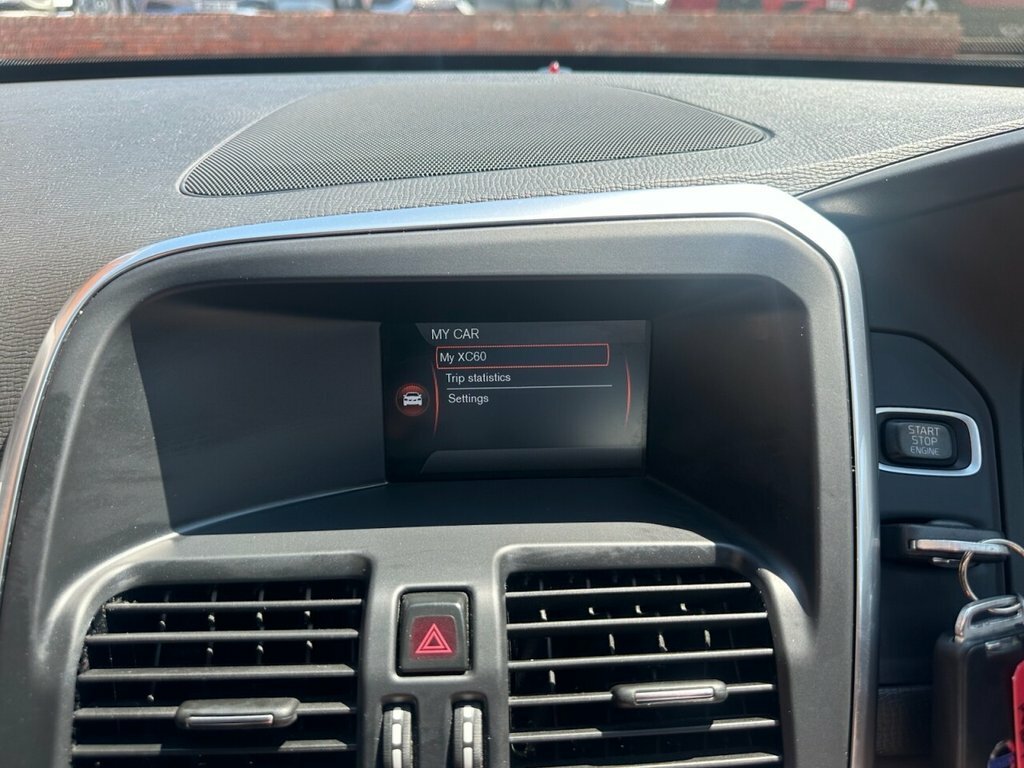 Volvo XC60 2.4 D4 Se Lux Awd Black 1 Owner Full Black #12