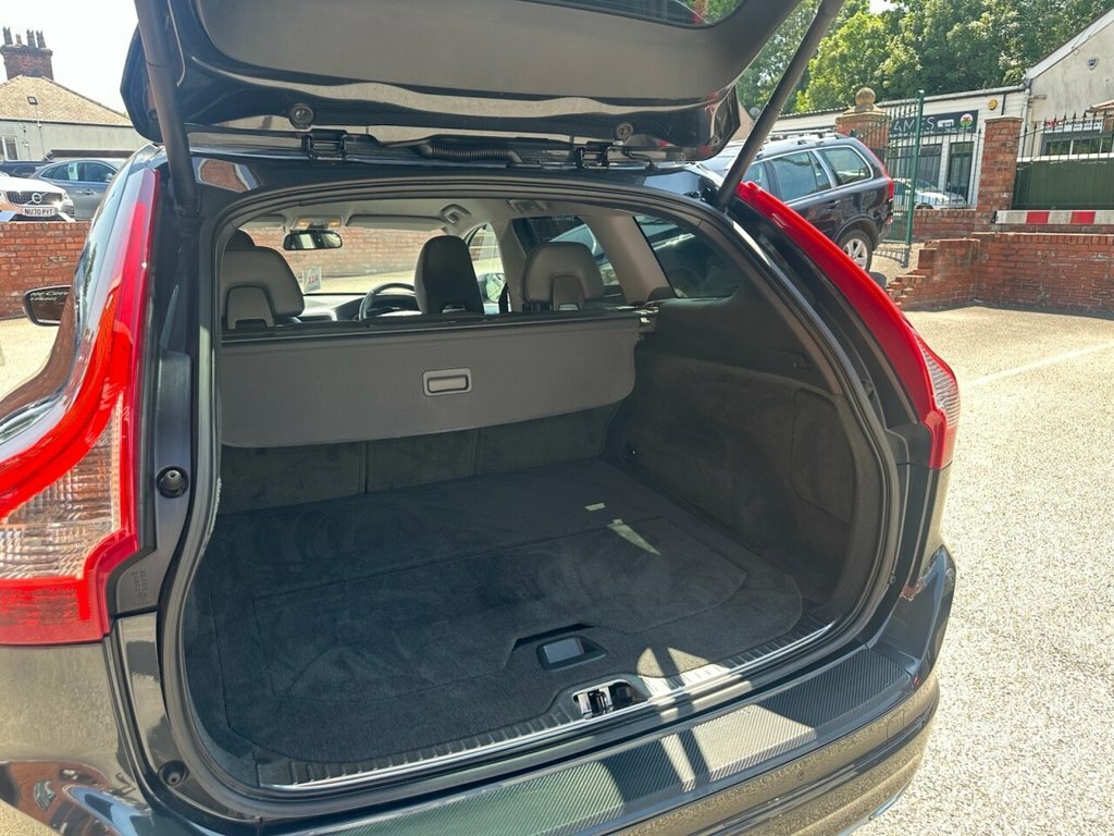 Volvo XC60 2.4 D4 Se Lux Awd Black 1 Owner Full Black #27