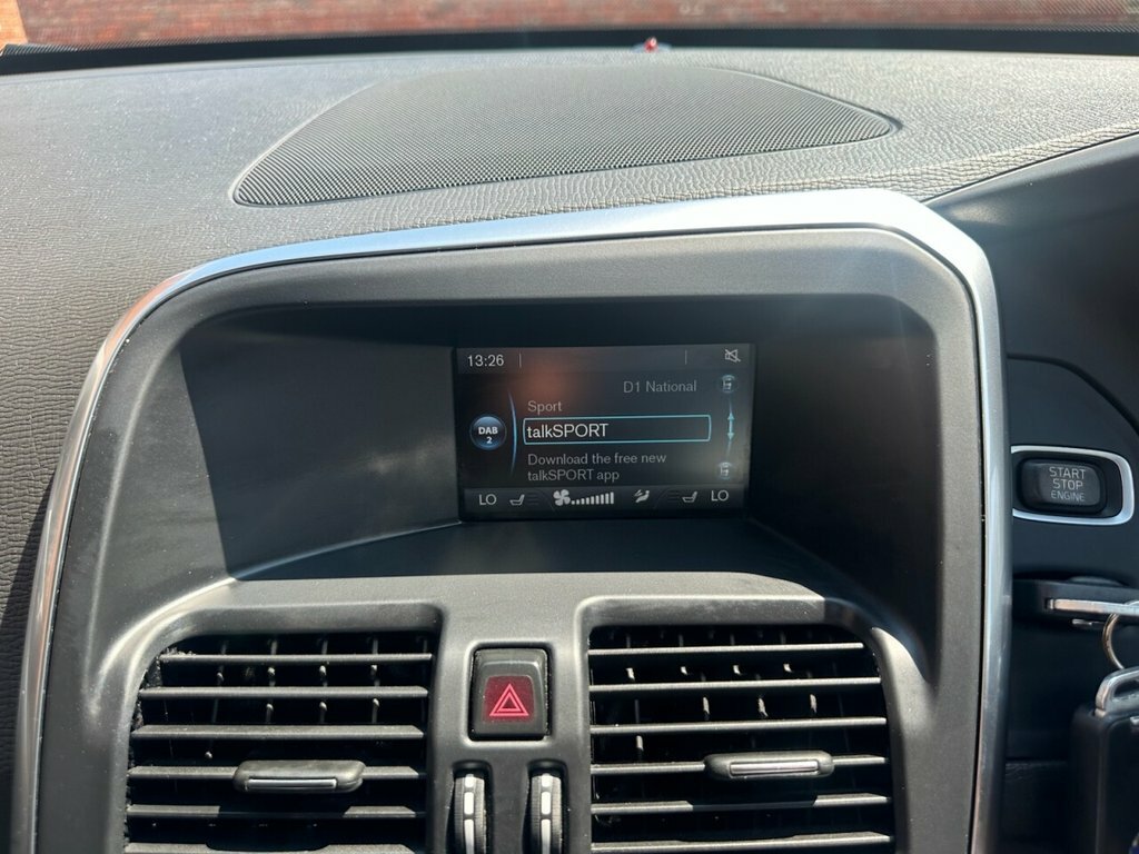 Volvo XC60 2.4 D4 Se Lux Awd Black 1 Owner Full Black #8