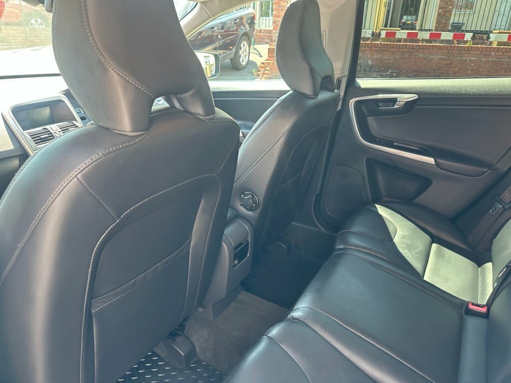 Volvo XC60 2.4 D4 Se Lux Awd Black 1 Owner Full Black #22