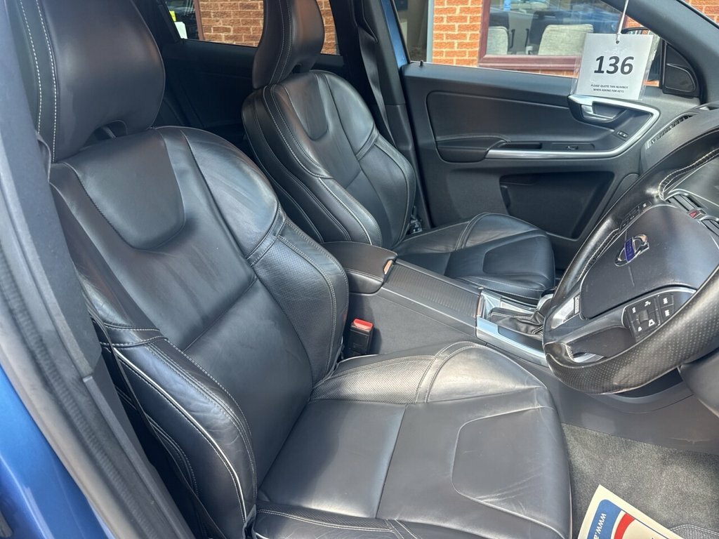 Volvo XC60 2.4L R-design Lux Nav Blue #5