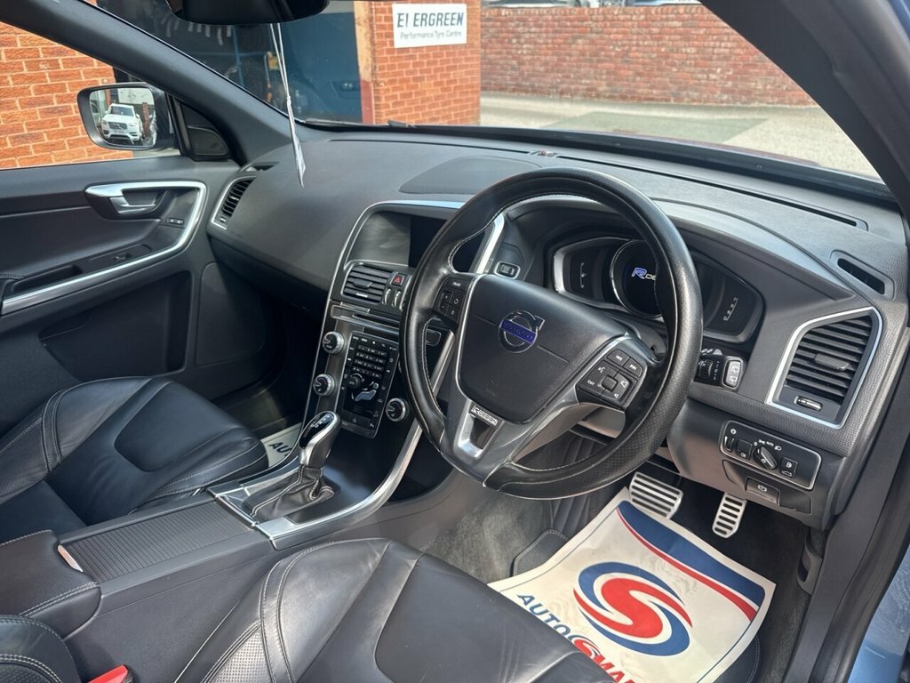 Volvo XC60 2.4L R-design Lux Nav Blue #4